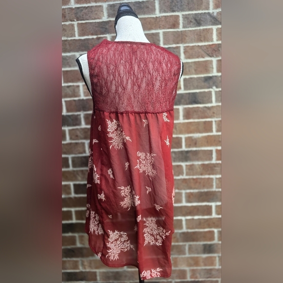 Lily White Burgundy Sleeveless Tie Front Tunic - Picture 7 of 10